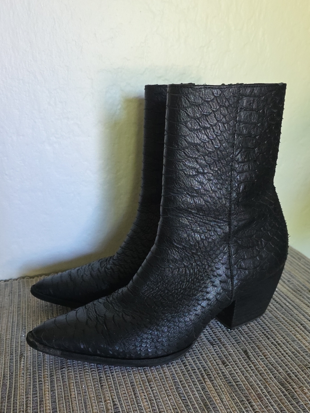 Matisse Caty Black Snake Texture Leather Ankle Boots 8.5m